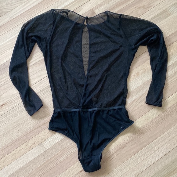 NWOT H&M Mesh Polka Dot Bodysuit long Sleeve with keyhole back - Picture 5 of 7